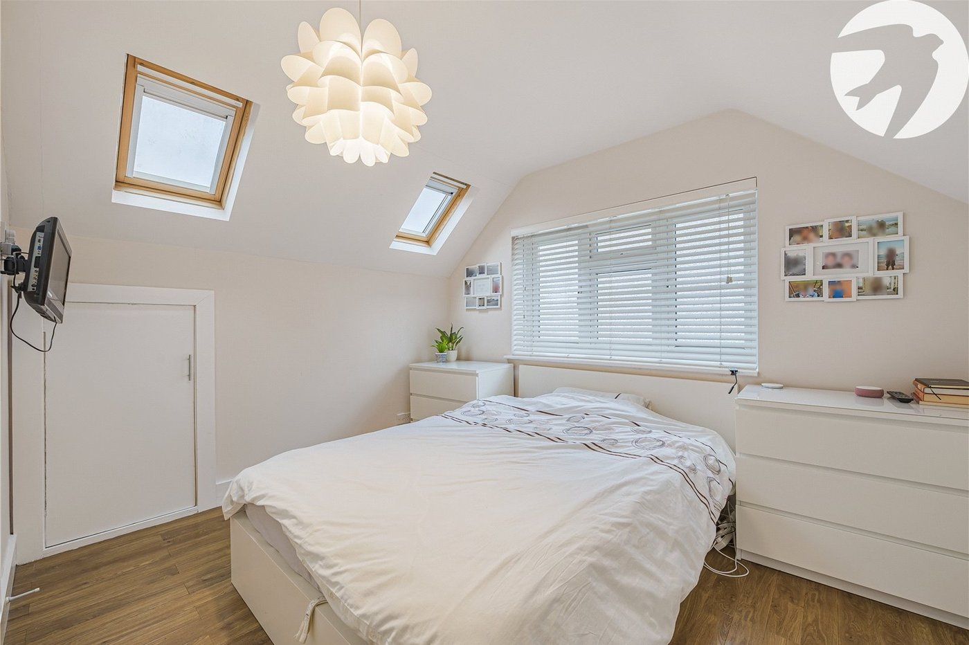 4 bedroom bungalow for sale in Dartford | Robinson Jackson