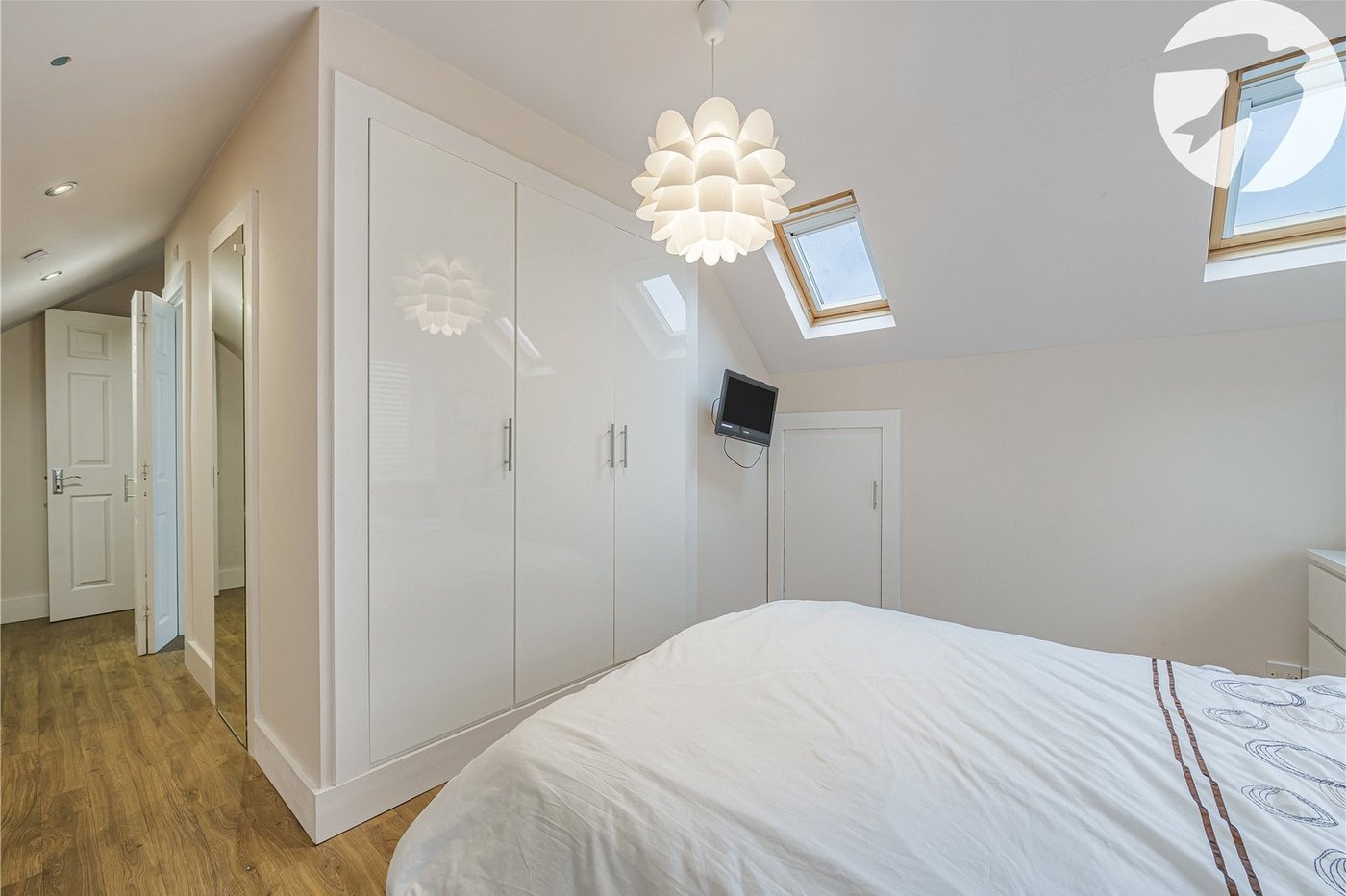 4 bedroom bungalow for sale in Dartford | Robinson Jackson