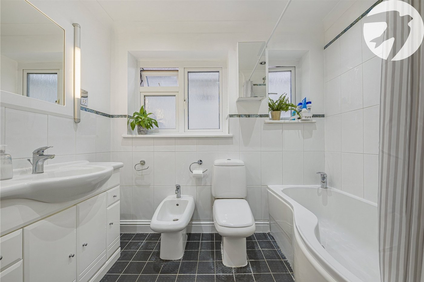 4 bedroom bungalow for sale in Dartford | Robinson Jackson