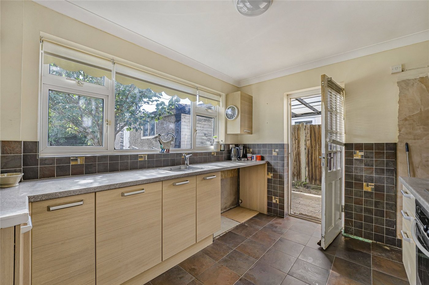 2 bedroom property for sale in Dartford | Robinson Jackson