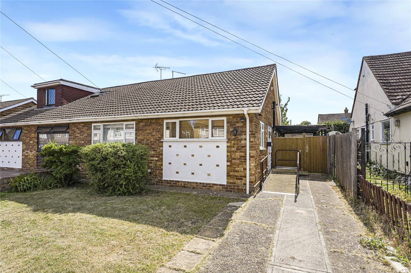 2 bedroom property for sale in Dartford | Robinson Jackson