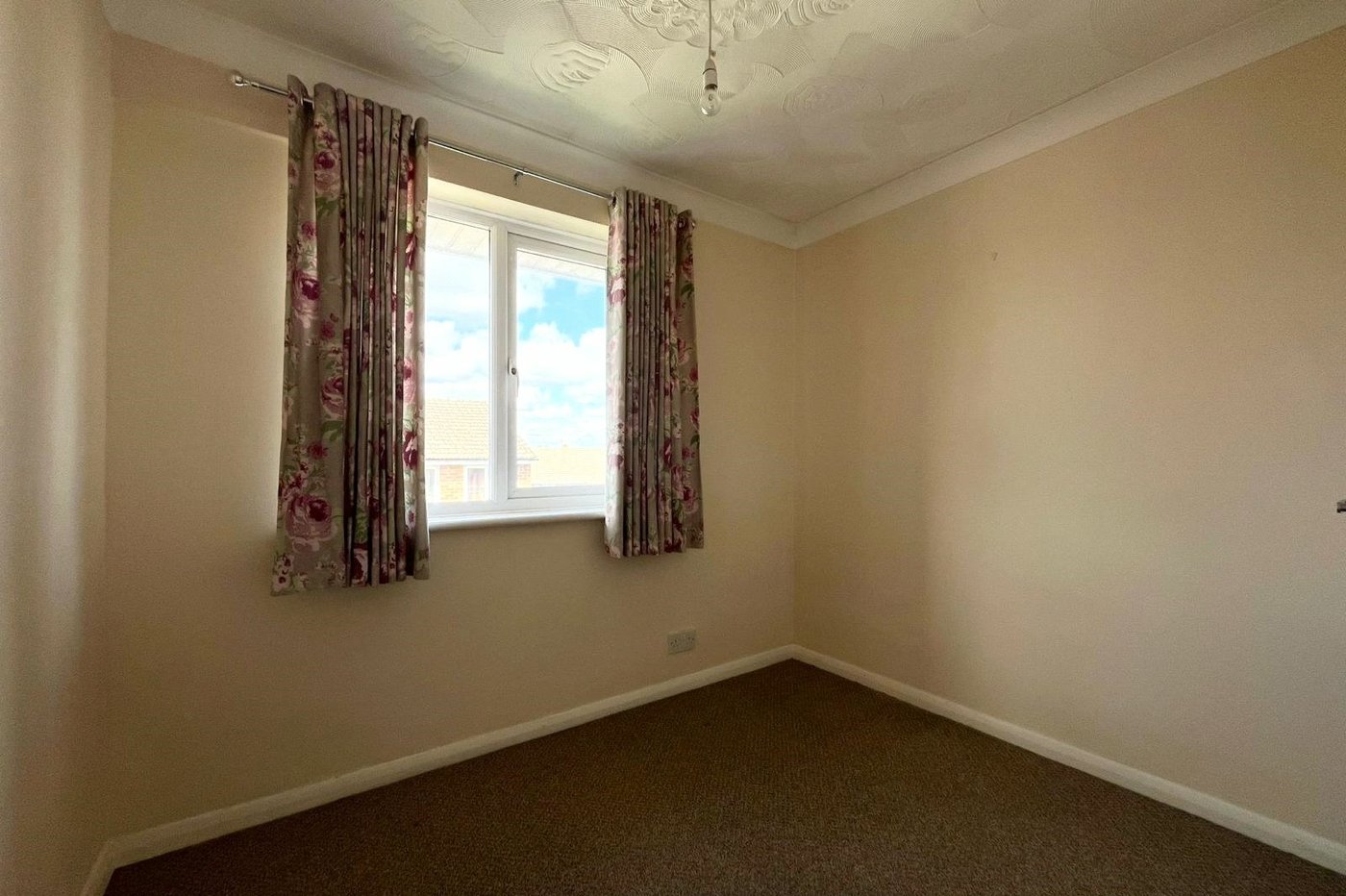 3 bedroom house for sale in Walderslade | Robinson Michael & Jackson