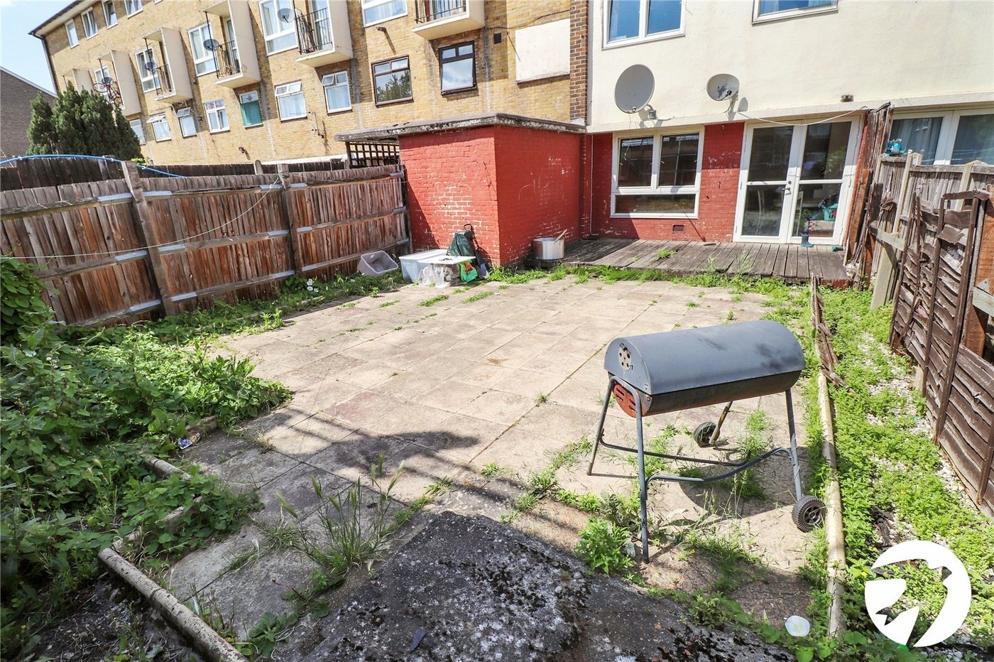 3 bedroom property for sale in London | Robinson Jackson