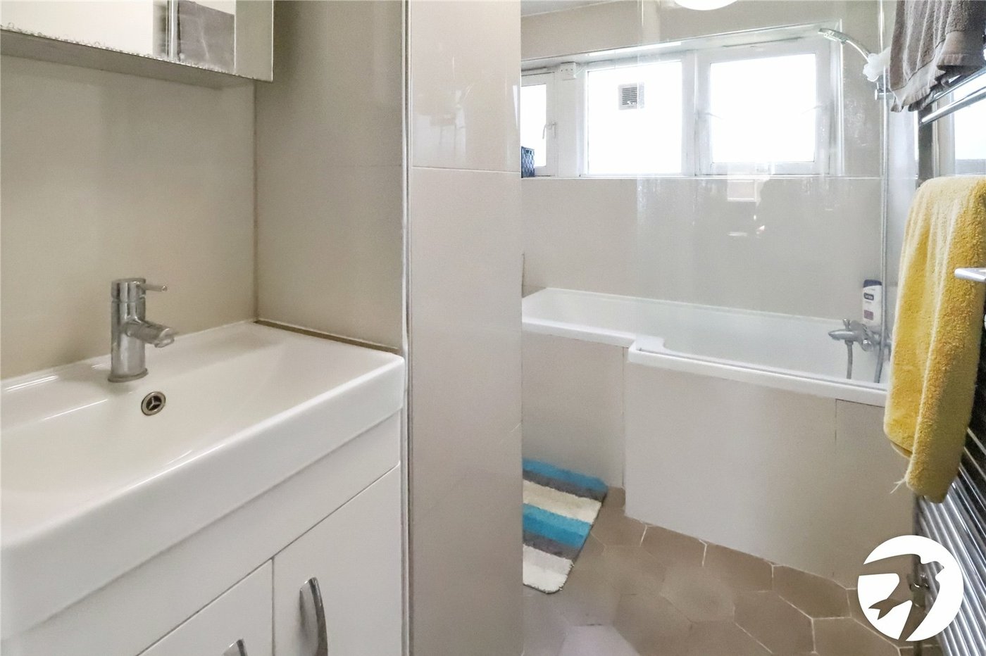 3 bedroom property for sale in London | Robinson Jackson