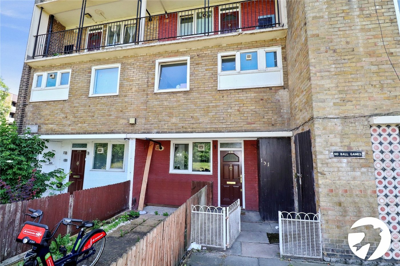 3 bedroom property for sale in London | Robinson Jackson
