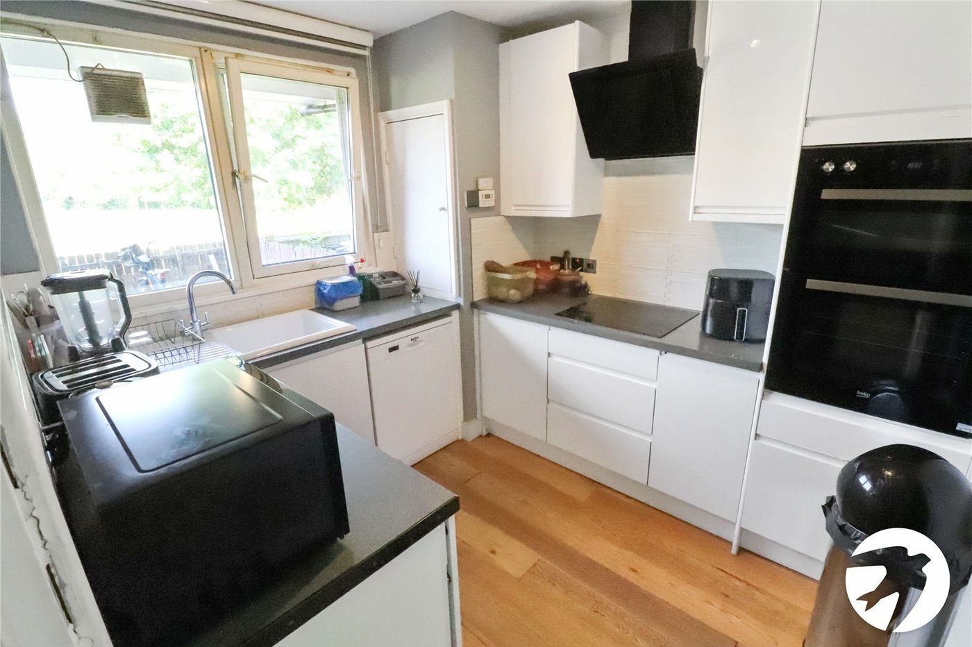 3 bedroom property for sale in London | Robinson Jackson