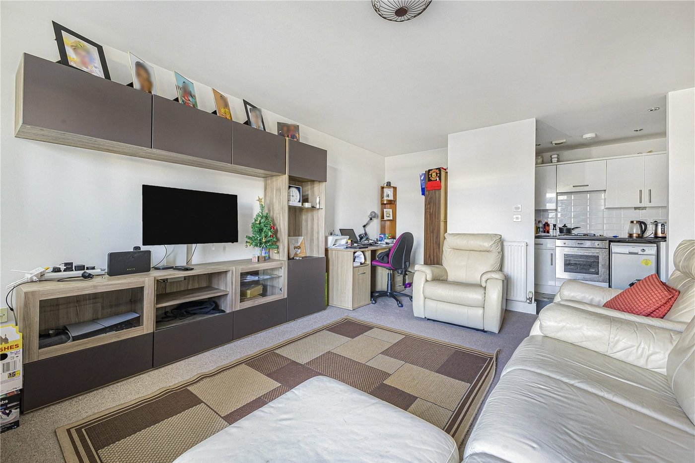 2 bedroom property for sale in Maidstone | Robinson Michael & Jackson