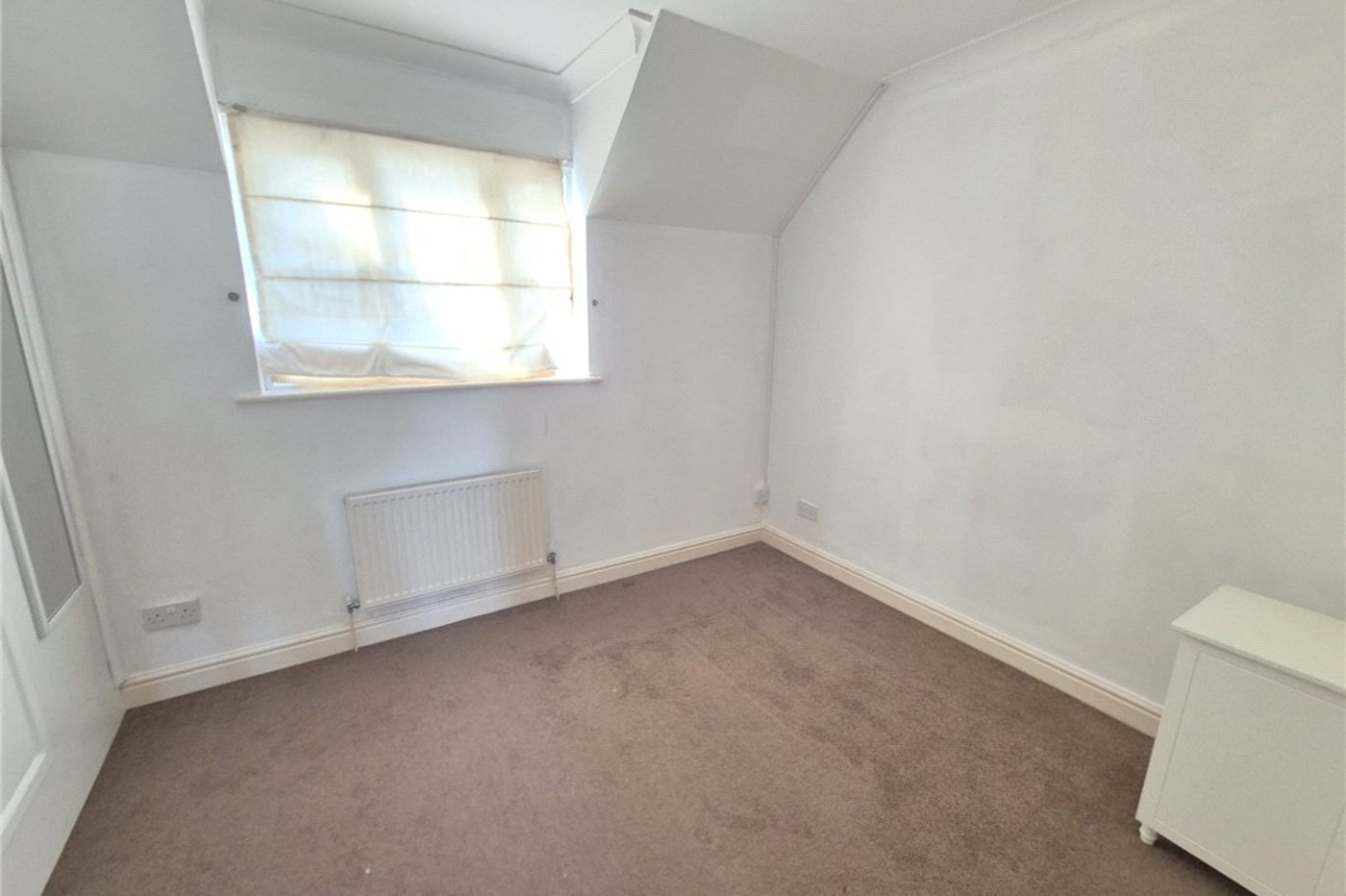 2 bedroom house for sale in Farnborough Village | Robinson Jackson