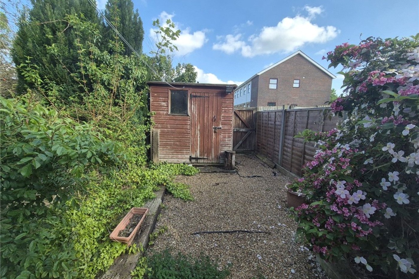 2 bedroom house for sale in Farnborough Village | Robinson Jackson