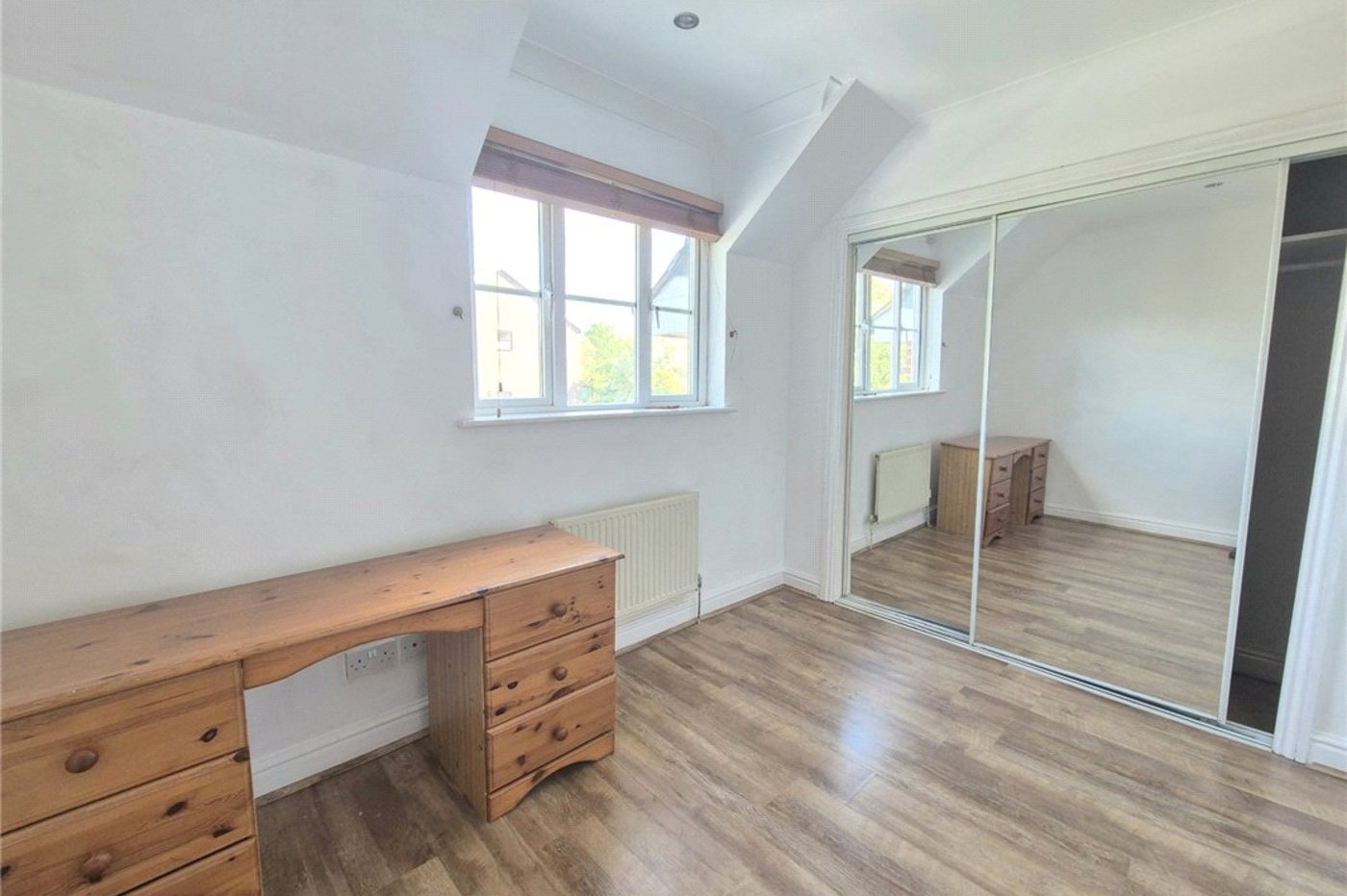 2 bedroom house for sale in Farnborough Village | Robinson Jackson