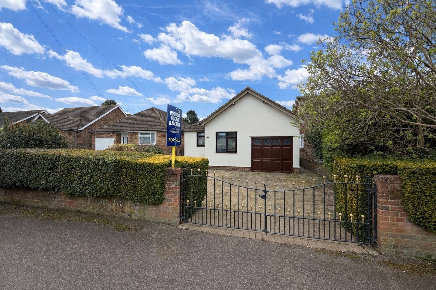 4 bedroom bungalow for sale in Wigmore | Robinson Michael & Jackson