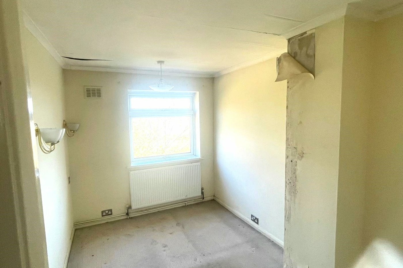 3 bedroom house for sale in London | Robinson Jackson