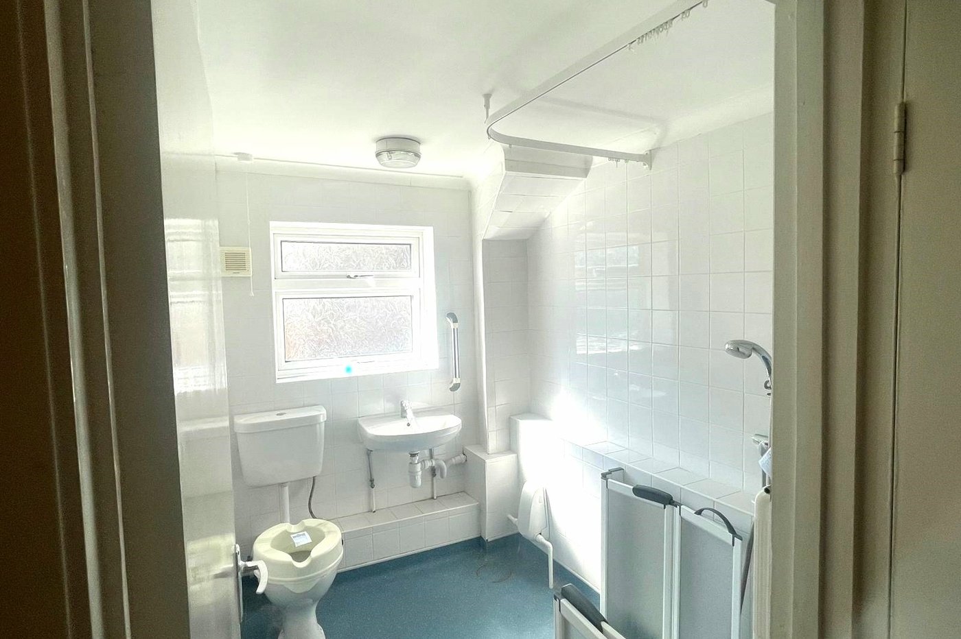 3 bedroom house for sale in London | Robinson Jackson