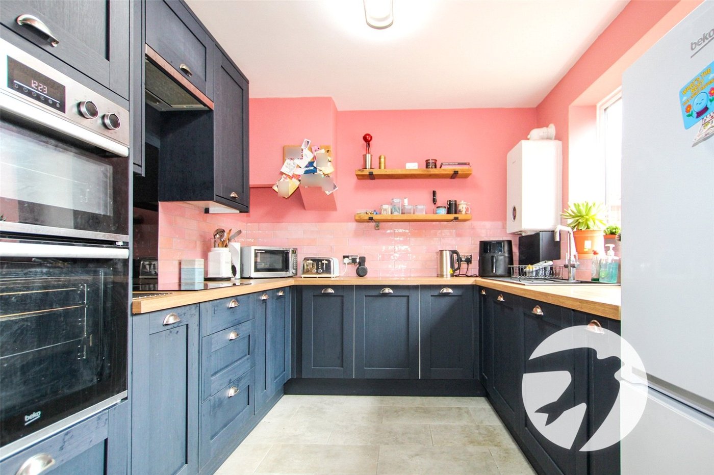 3 bedroom house for sale in London | Robinson Jackson
