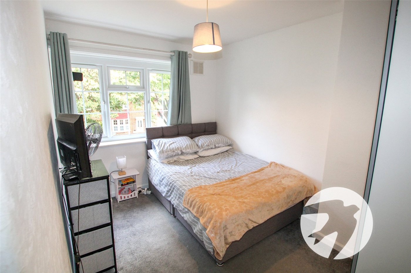 3 bedroom house for sale in London | Robinson Jackson