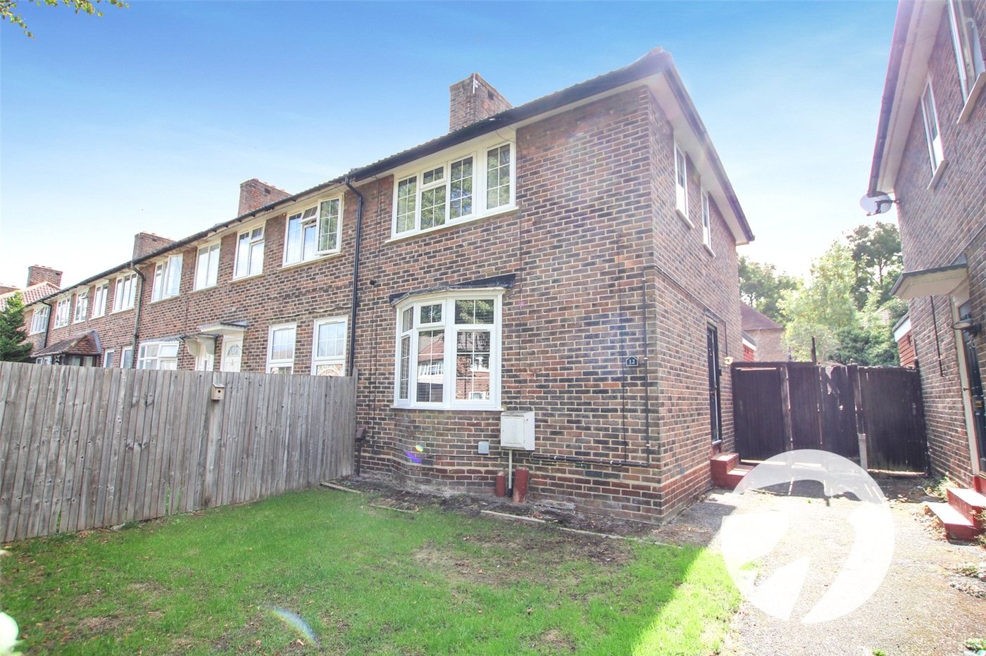 3 bedroom house for sale in London | Robinson Jackson