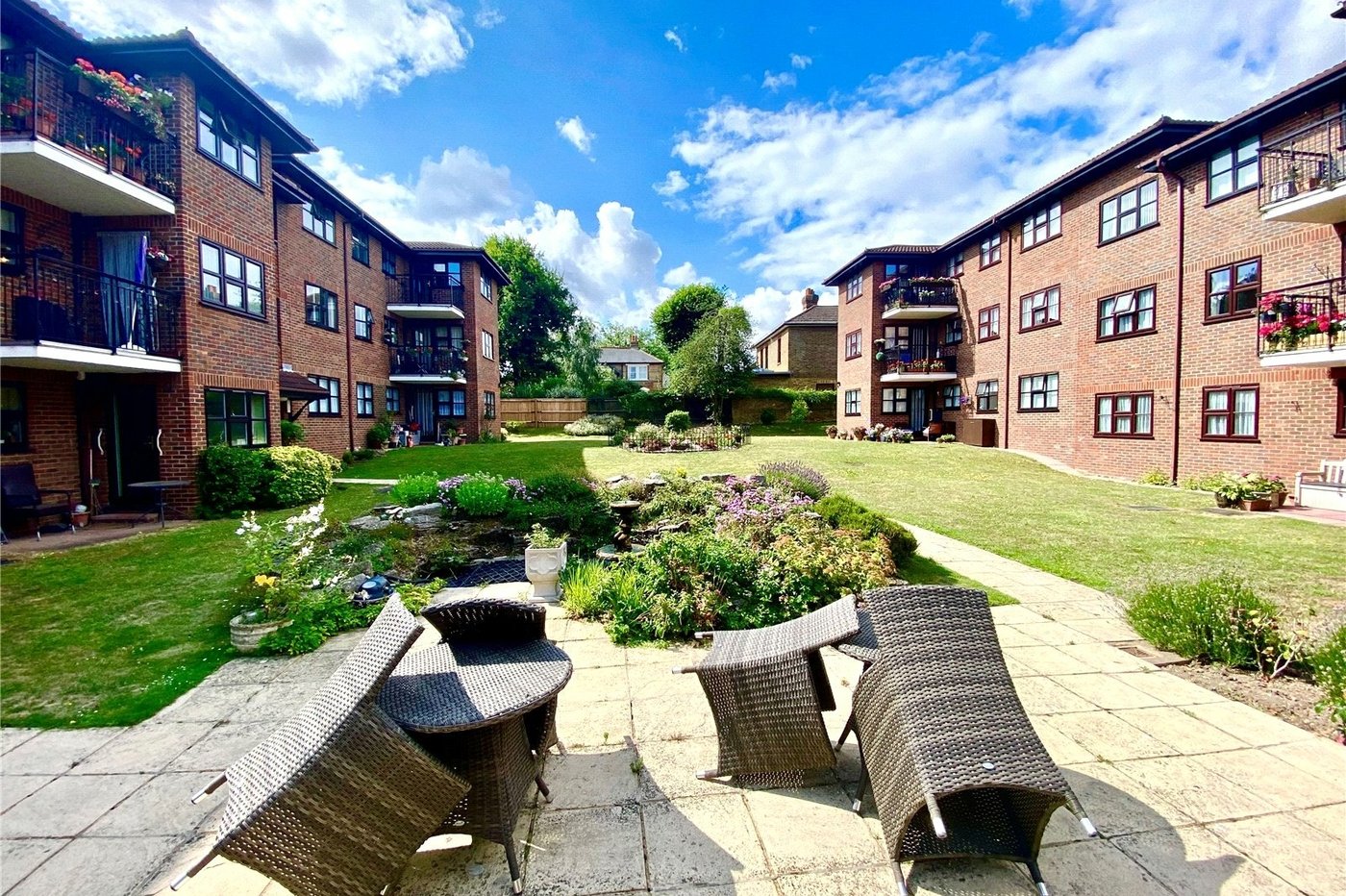 2 bedroom property for sale in Sidcup | Robinson Jackson