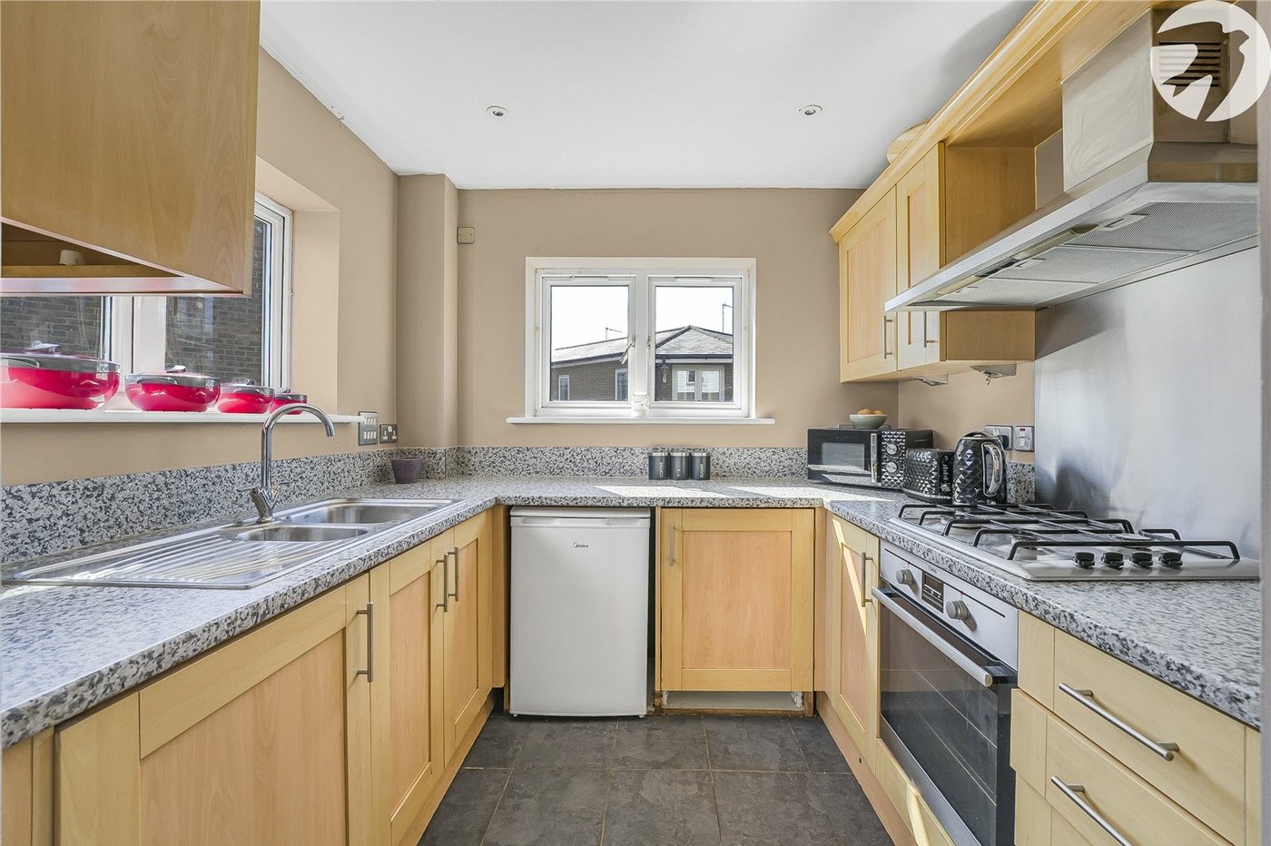 3 bedroom property for sale in Greenhithe | Robinson Jackson