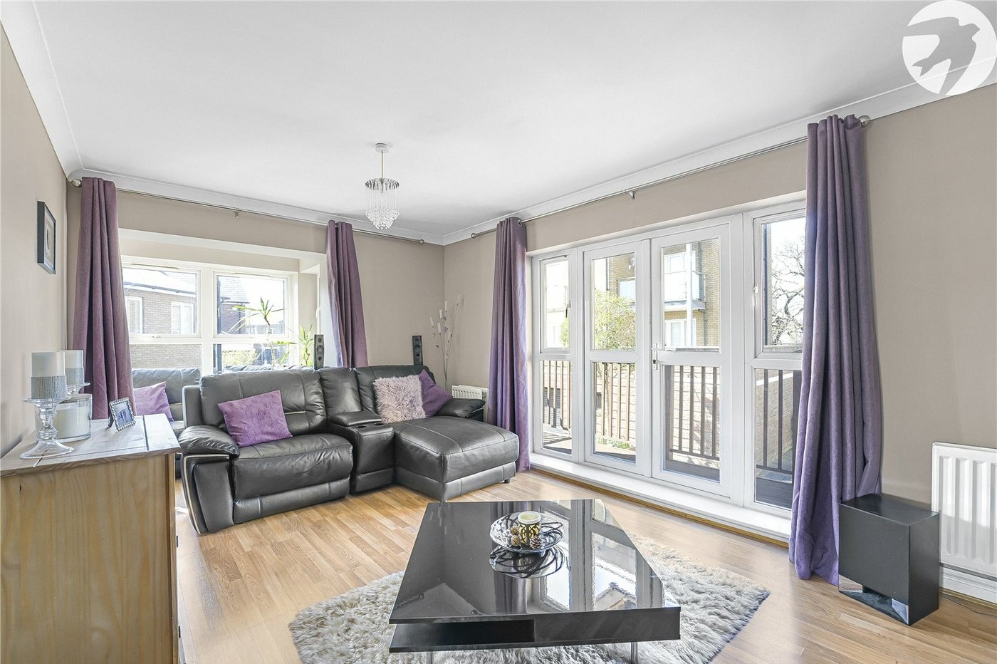 3 bedroom property for sale in Greenhithe | Robinson Jackson