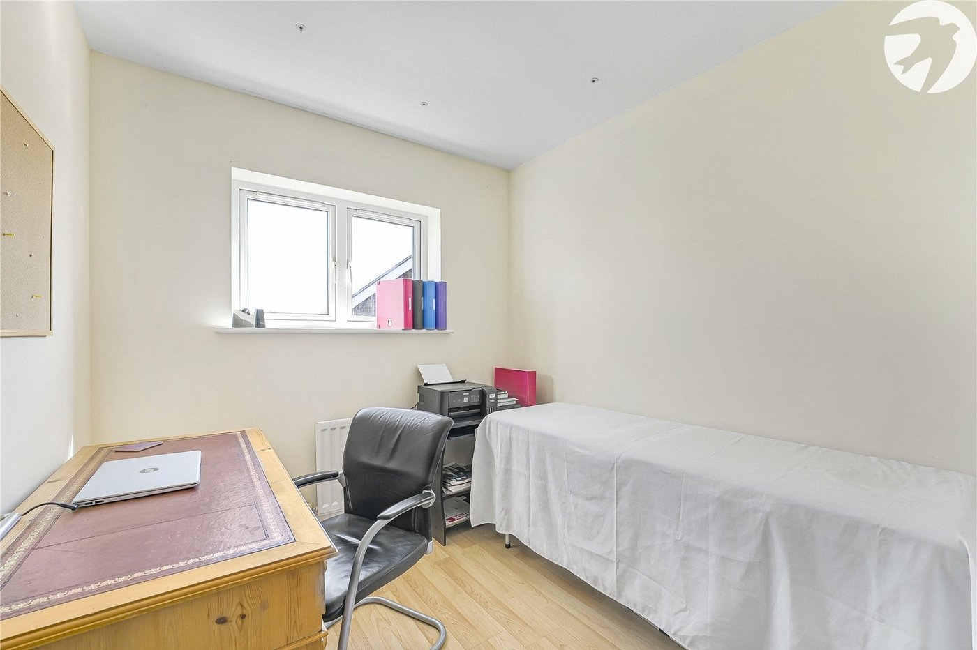 3 bedroom property for sale in Greenhithe | Robinson Jackson