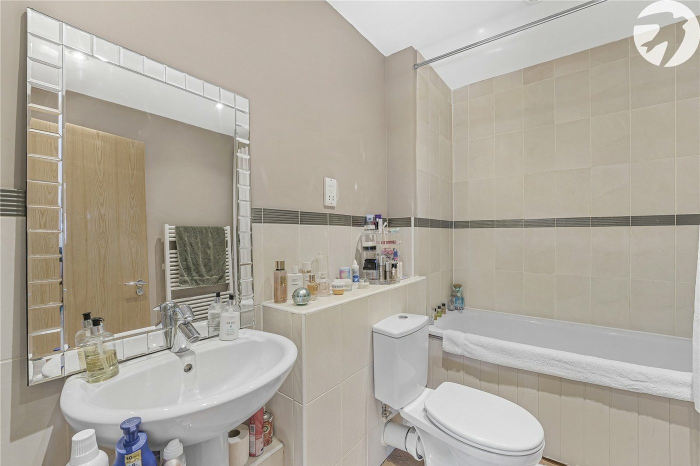 3 bedroom property for sale in Greenhithe | Robinson Jackson