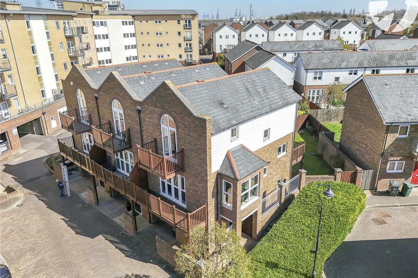 3 bedroom property for sale in Greenhithe | Robinson Jackson