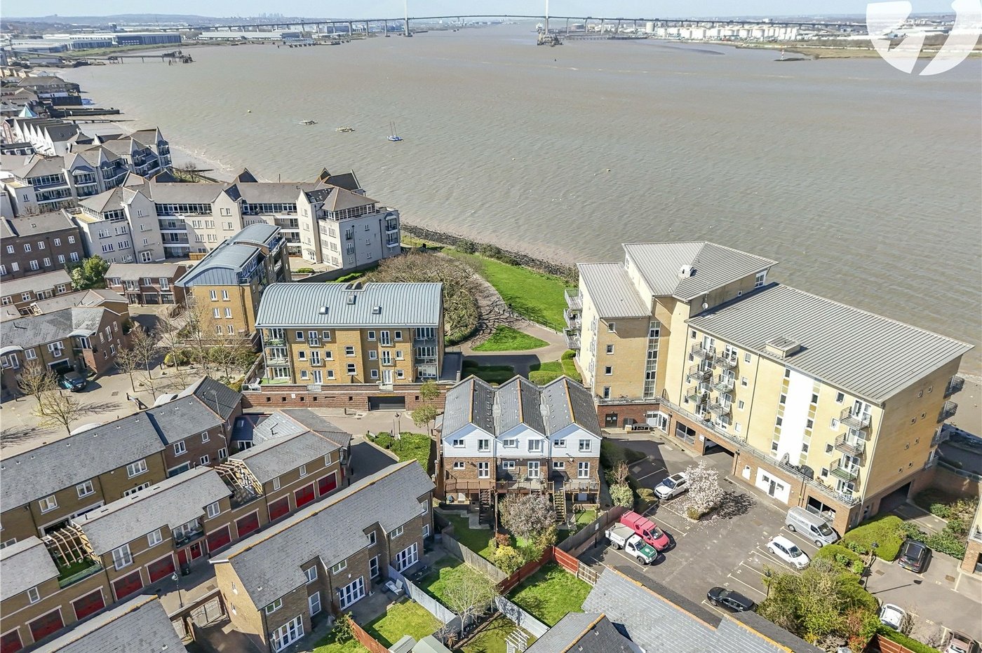 3 bedroom property for sale in Greenhithe | Robinson Jackson