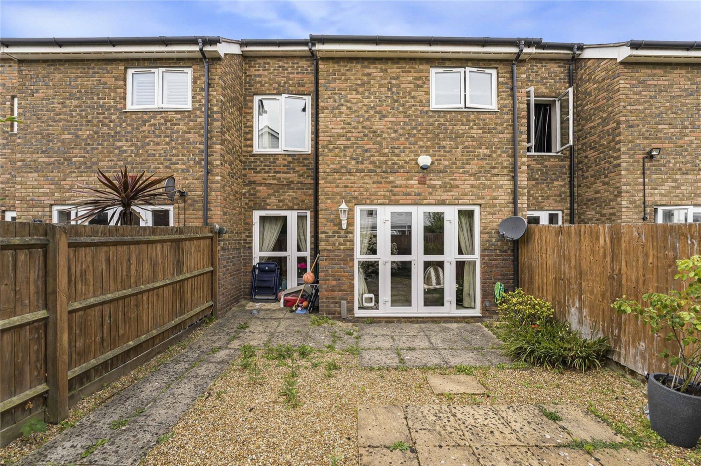 2 bedroom house for sale in Greenhithe | Robinson Jackson