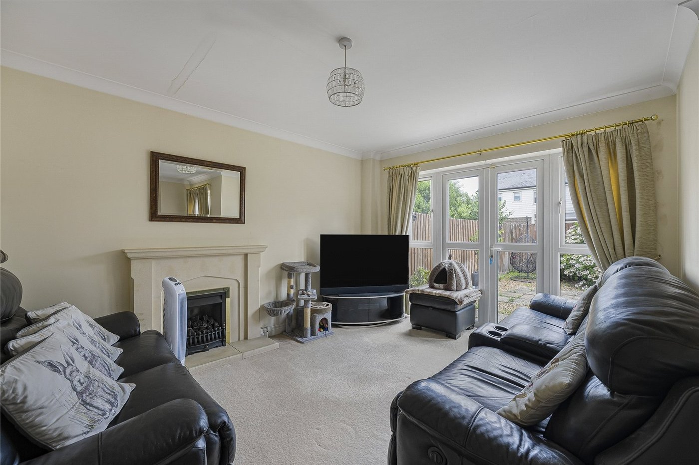 2 bedroom house for sale in Greenhithe | Robinson Jackson