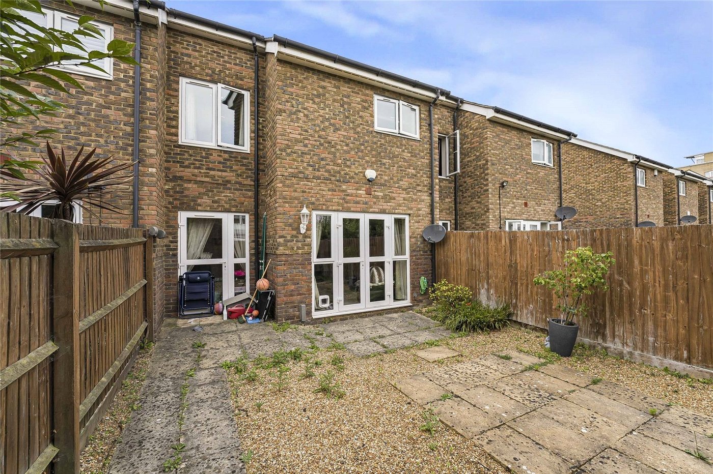 2 bedroom house for sale in Greenhithe | Robinson Jackson