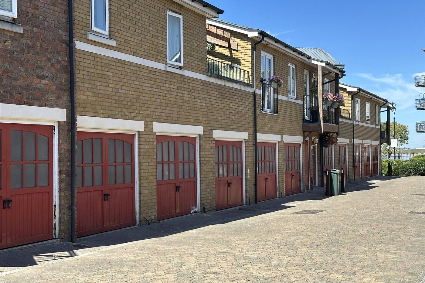 2 bedroom house for sale in Greenhithe | Robinson Jackson