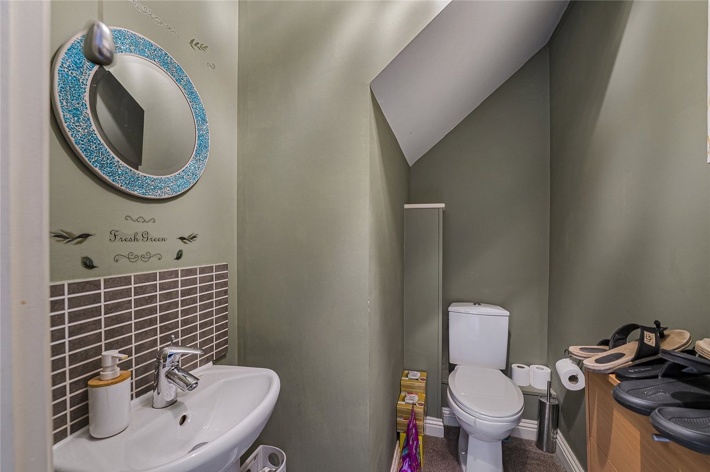 2 bedroom house for sale in Greenhithe | Robinson Jackson