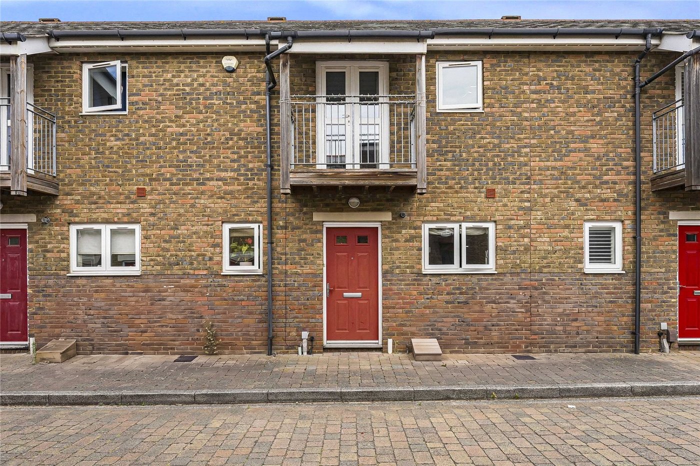 2 bedroom house for sale in Greenhithe | Robinson Jackson