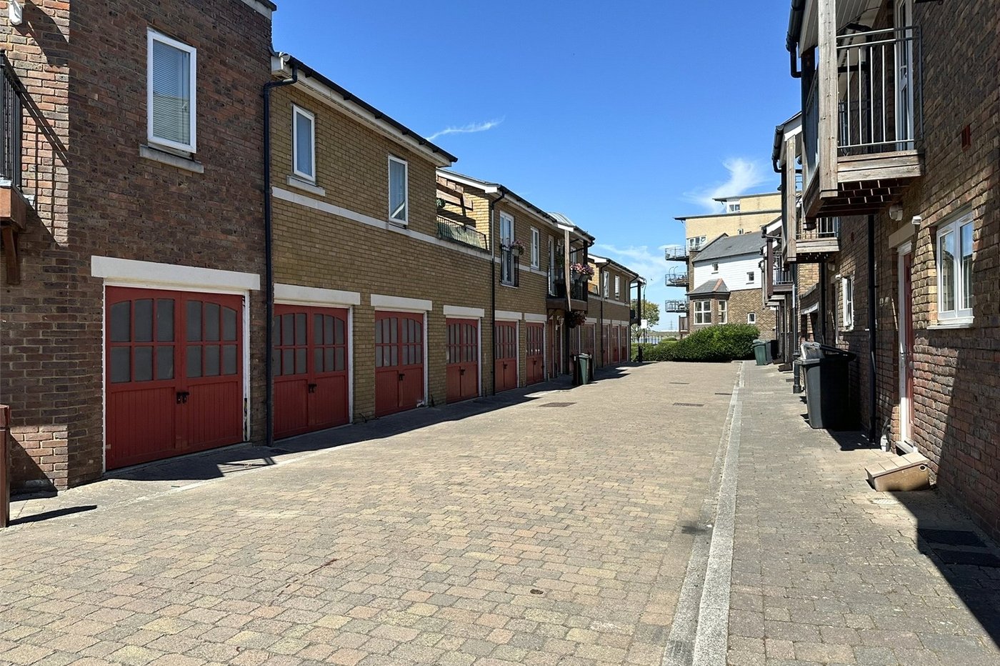 2 bedroom house for sale in Greenhithe | Robinson Jackson