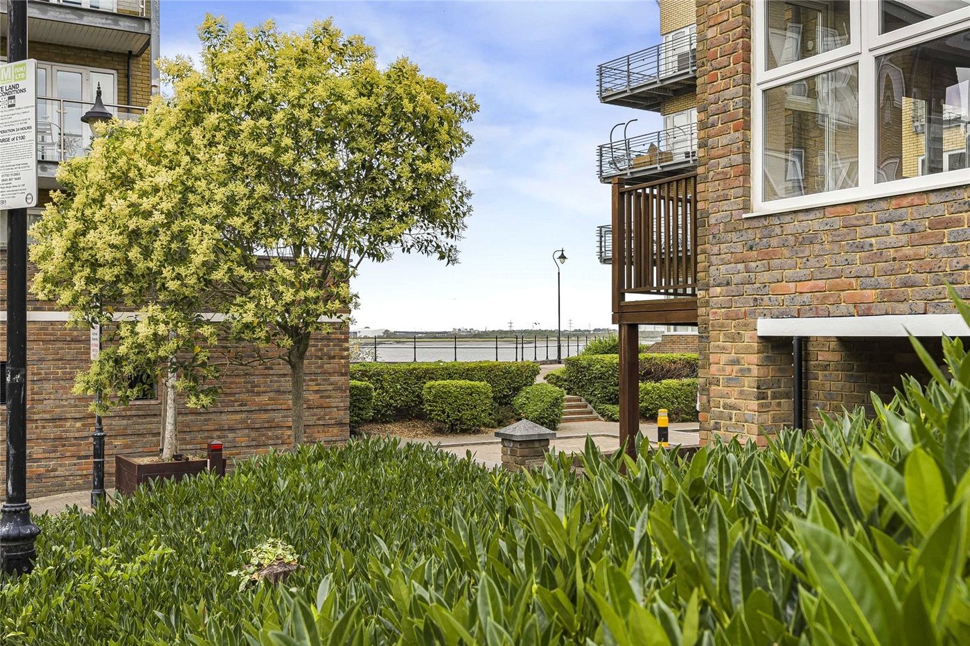 2 bedroom house for sale in Greenhithe | Robinson Jackson