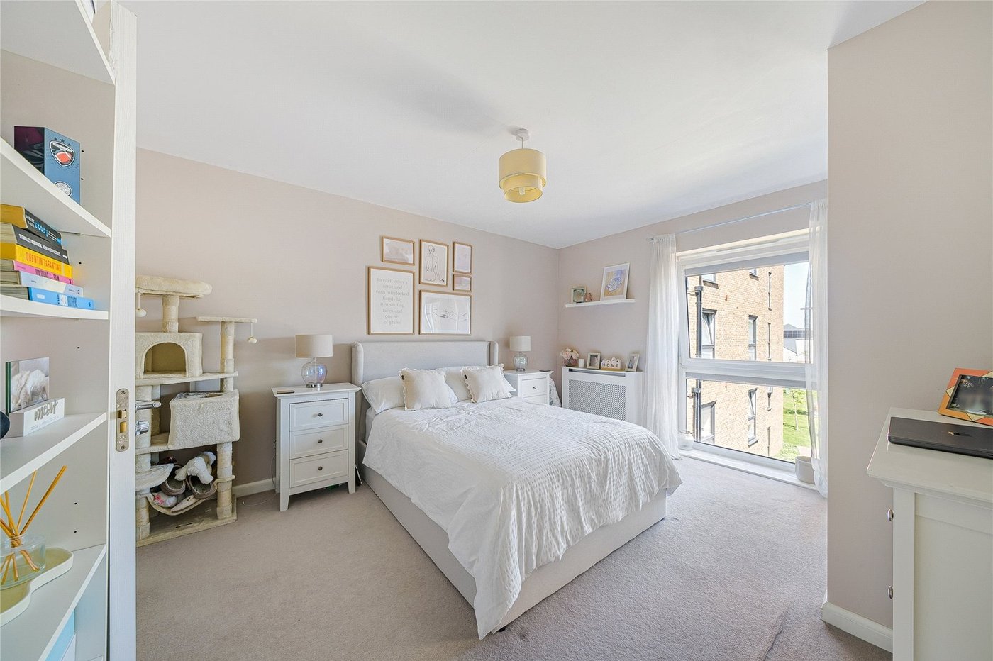 2 bedroom property for sale in Greenhithe | Robinson Jackson