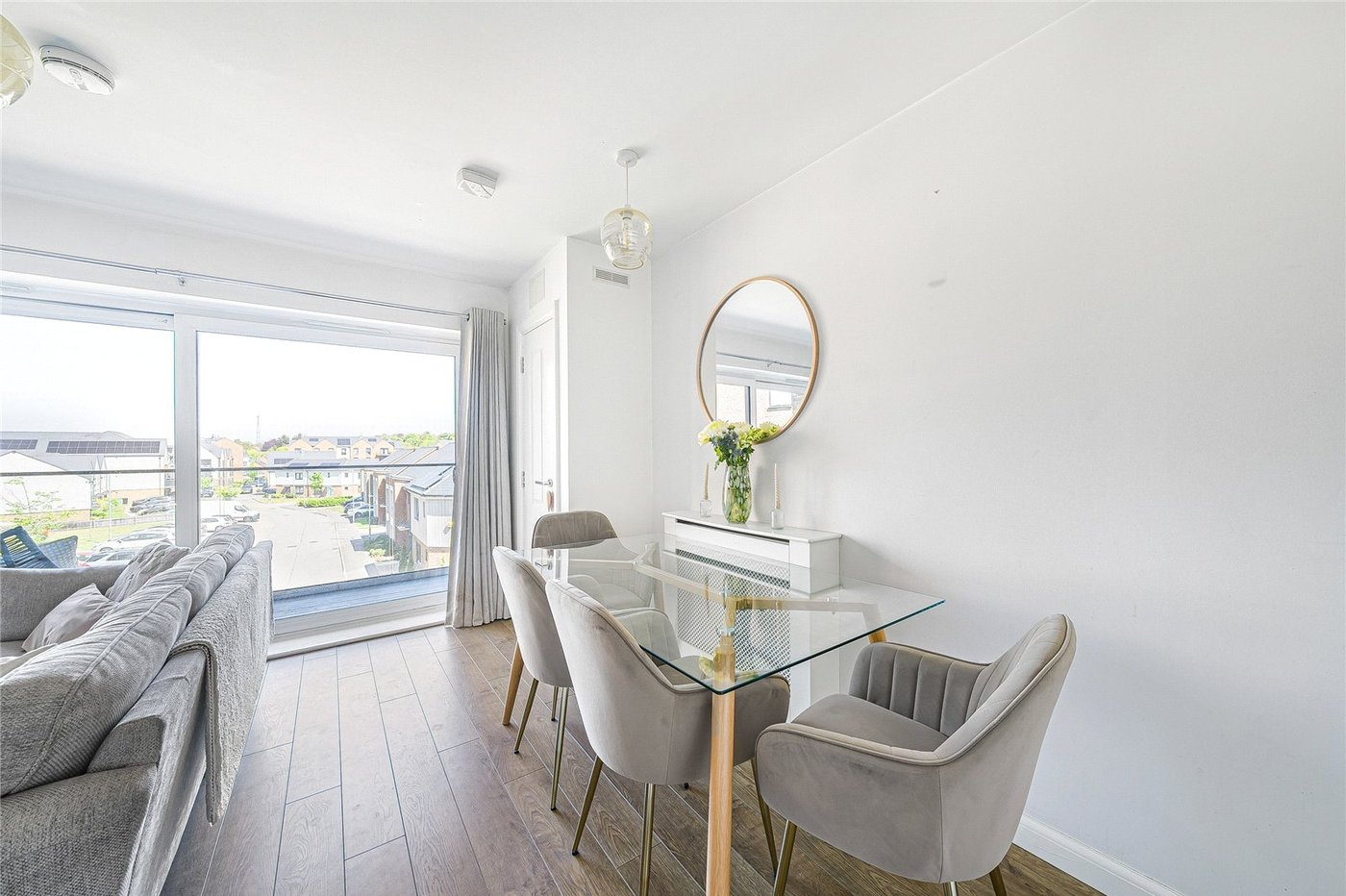 2 bedroom property for sale in Greenhithe | Robinson Jackson