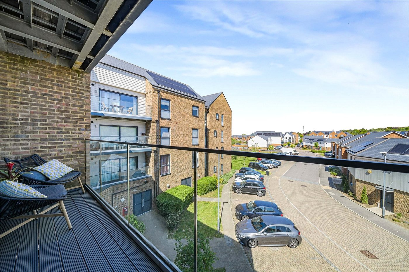 2 bedroom property for sale in Greenhithe | Robinson Jackson