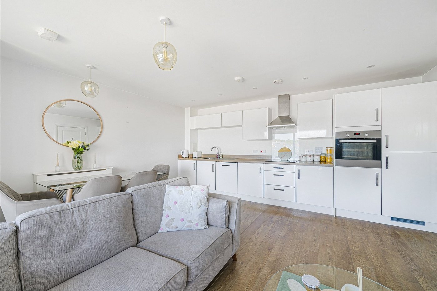 2 bedroom property for sale in Greenhithe | Robinson Jackson