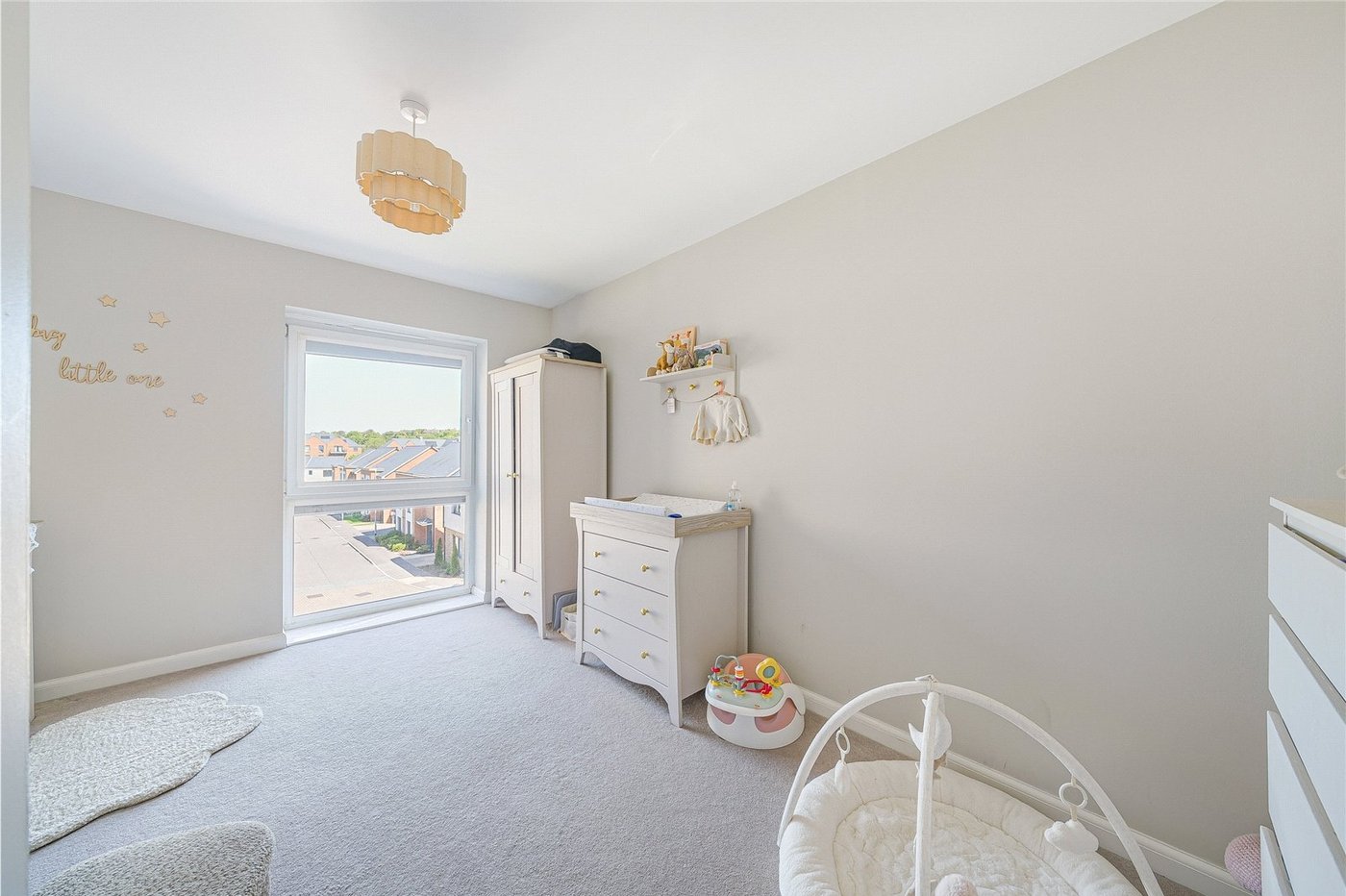 2 bedroom property for sale in Greenhithe | Robinson Jackson