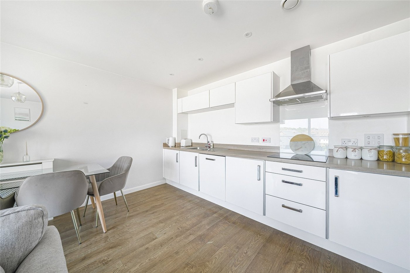 2 bedroom property for sale in Greenhithe | Robinson Jackson