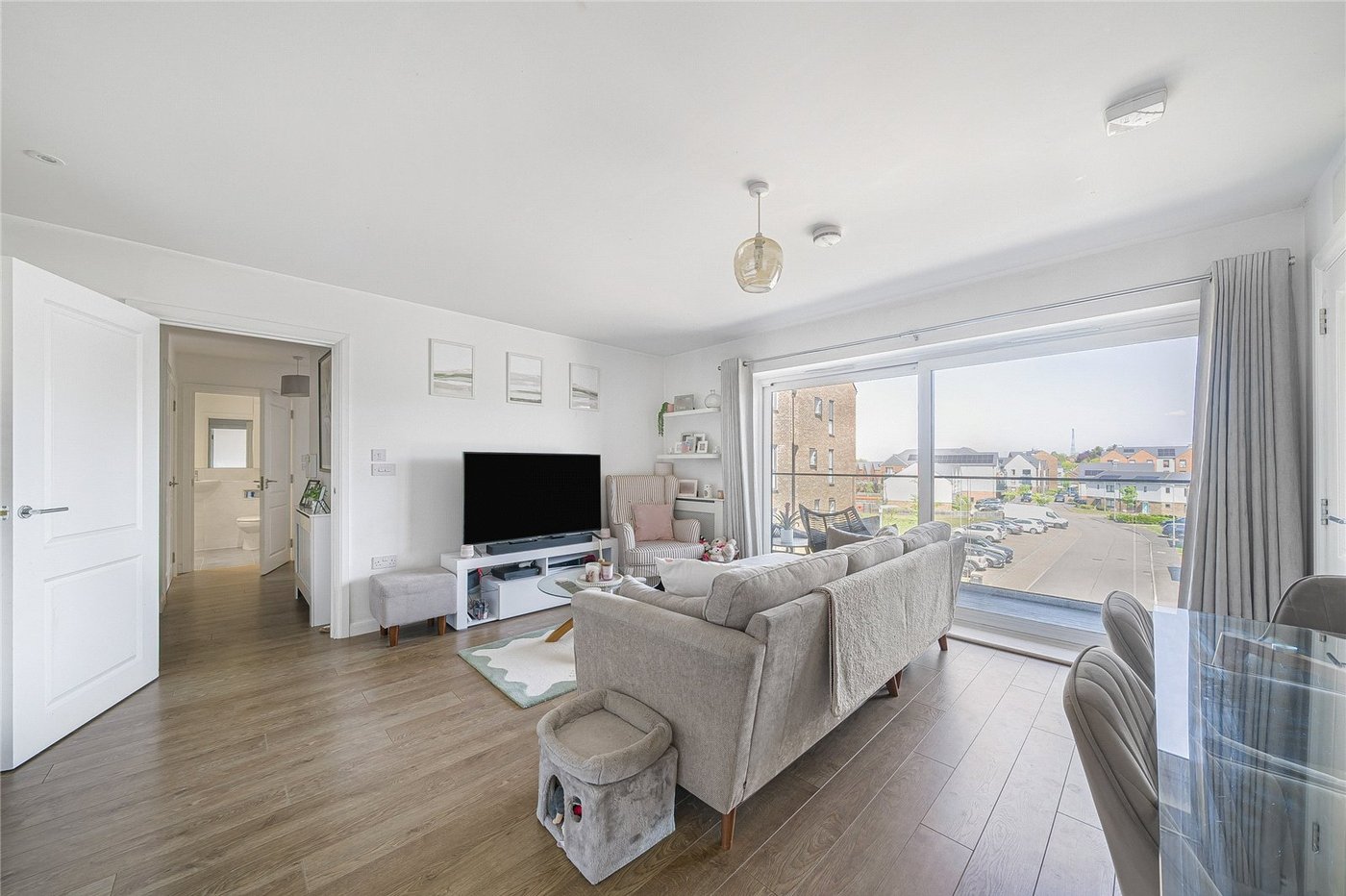 2 bedroom property for sale in Greenhithe | Robinson Jackson
