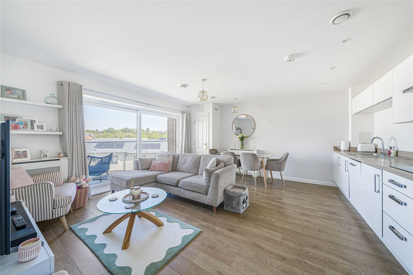 2 bedroom property for sale in Greenhithe | Robinson Jackson