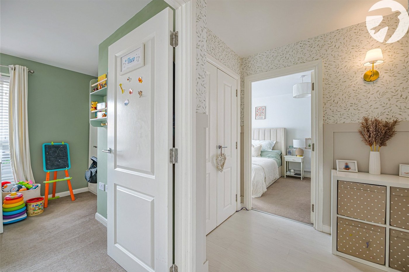 2 bedroom property for sale in Greenhithe | Robinson Jackson