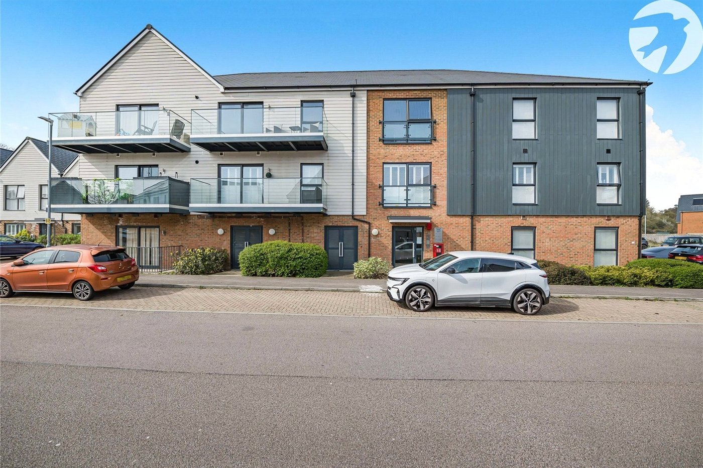 2 bedroom property for sale in Greenhithe | Robinson Jackson