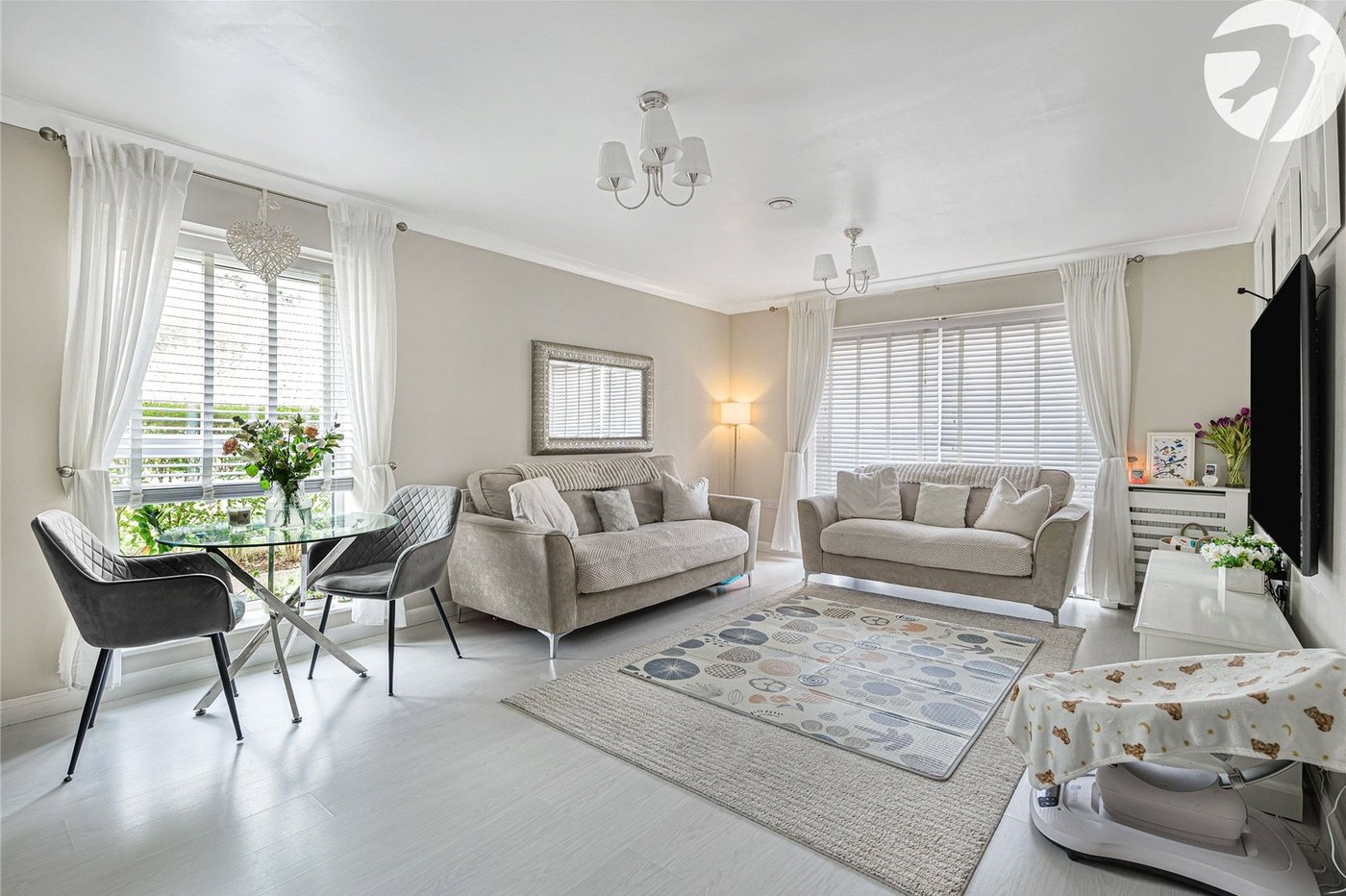 2 bedroom property for sale in Greenhithe | Robinson Jackson