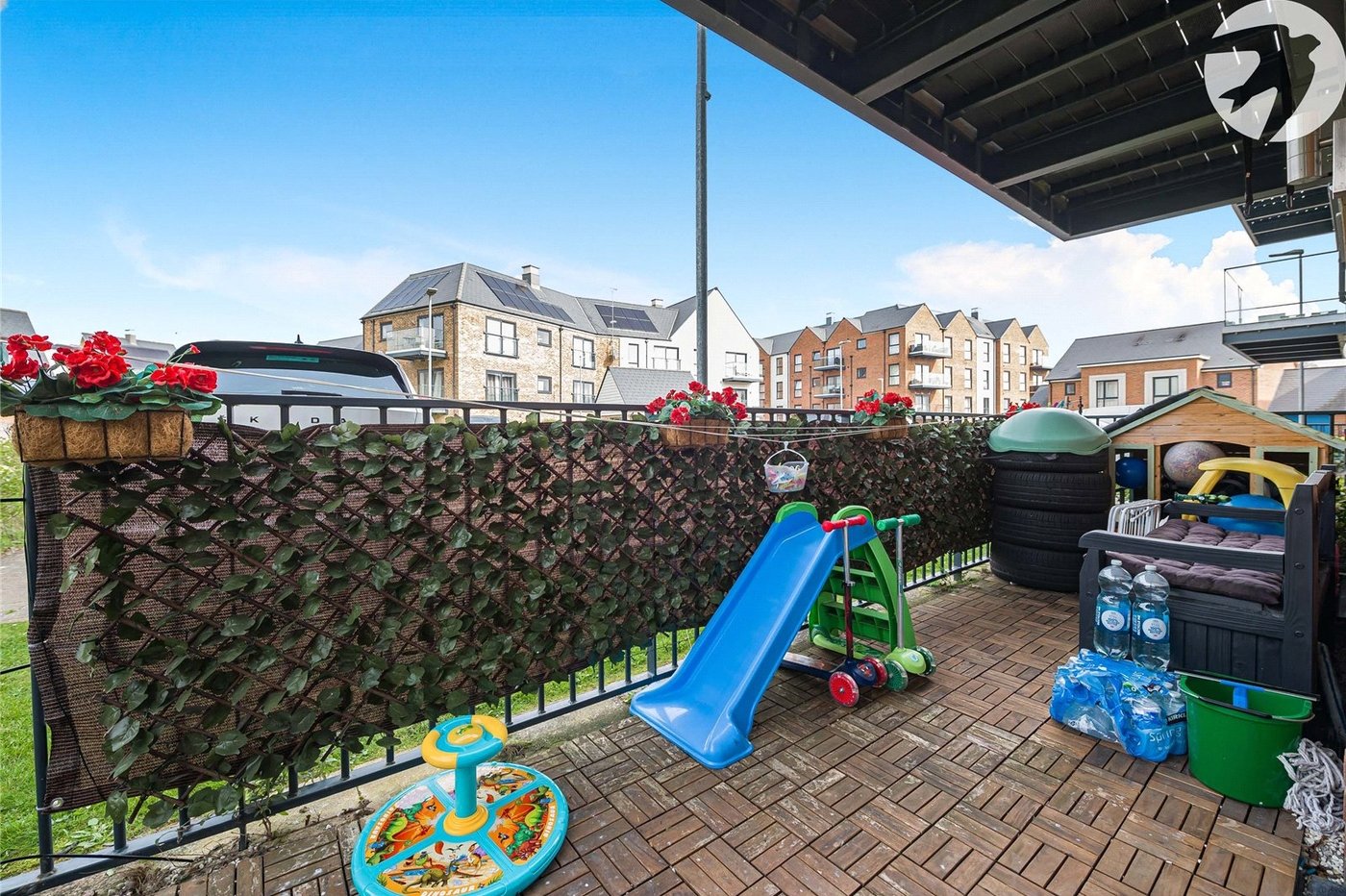 2 bedroom property for sale in Greenhithe | Robinson Jackson