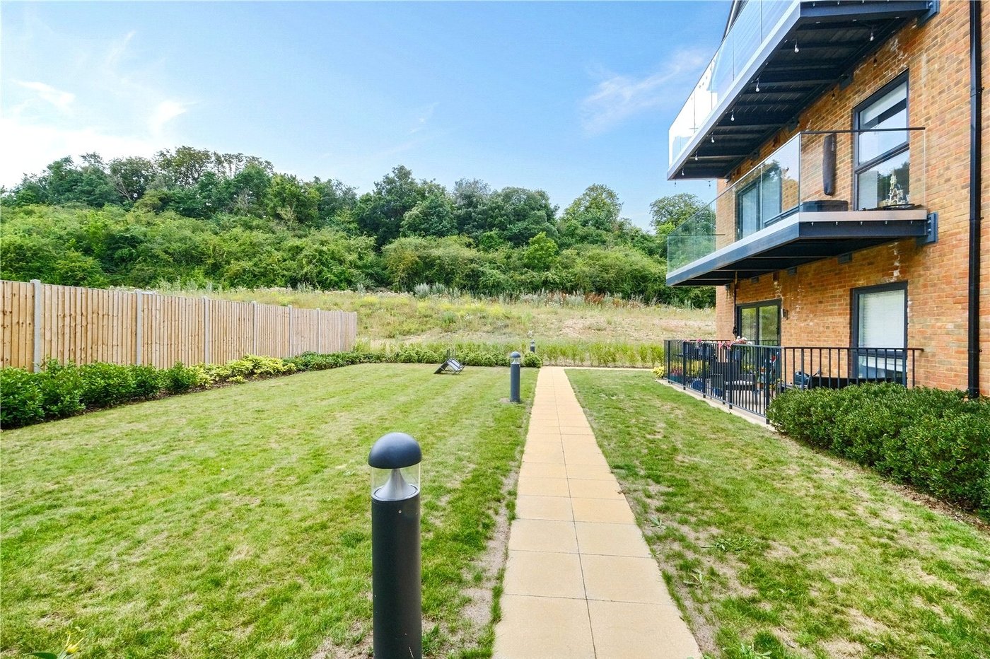 2 bedroom property for sale in Greenhithe | Robinson Jackson