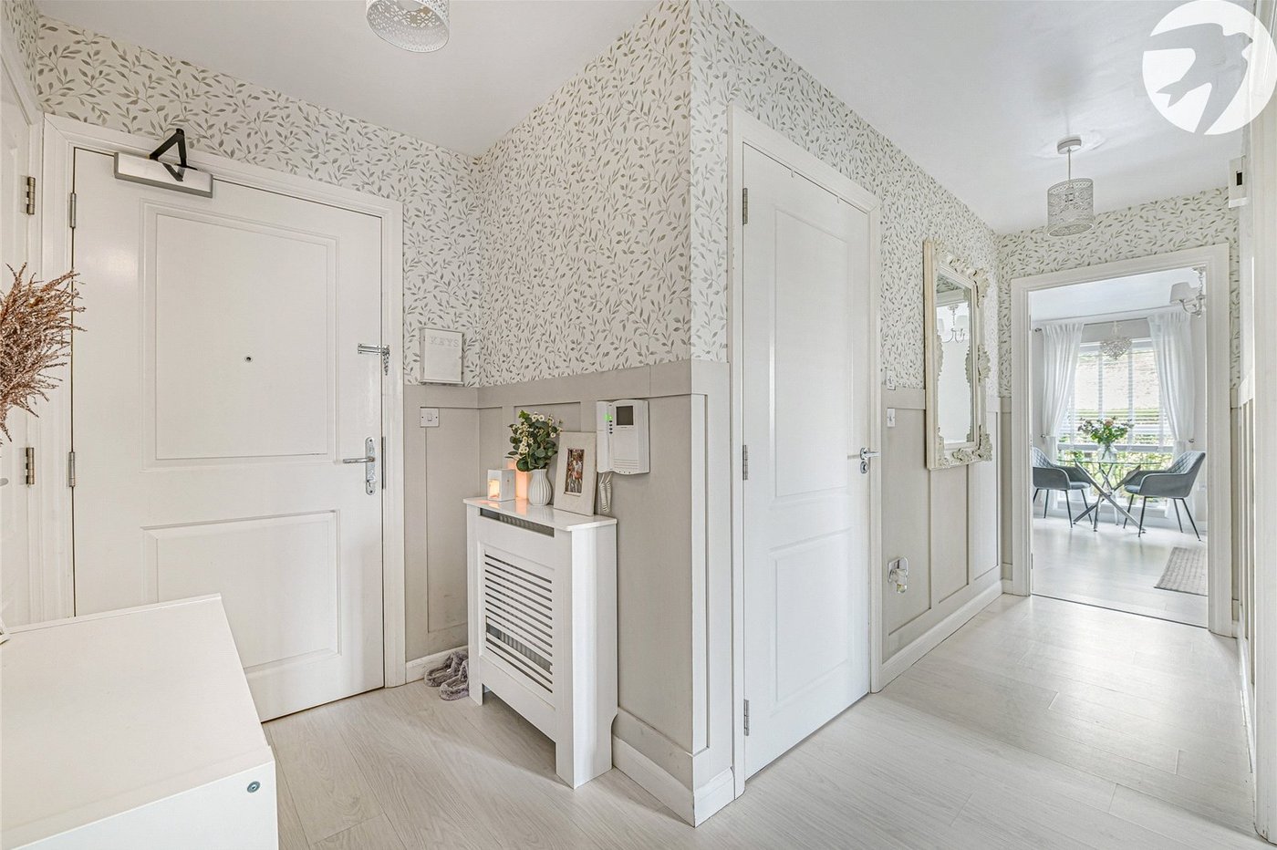 2 bedroom property for sale in Greenhithe | Robinson Jackson