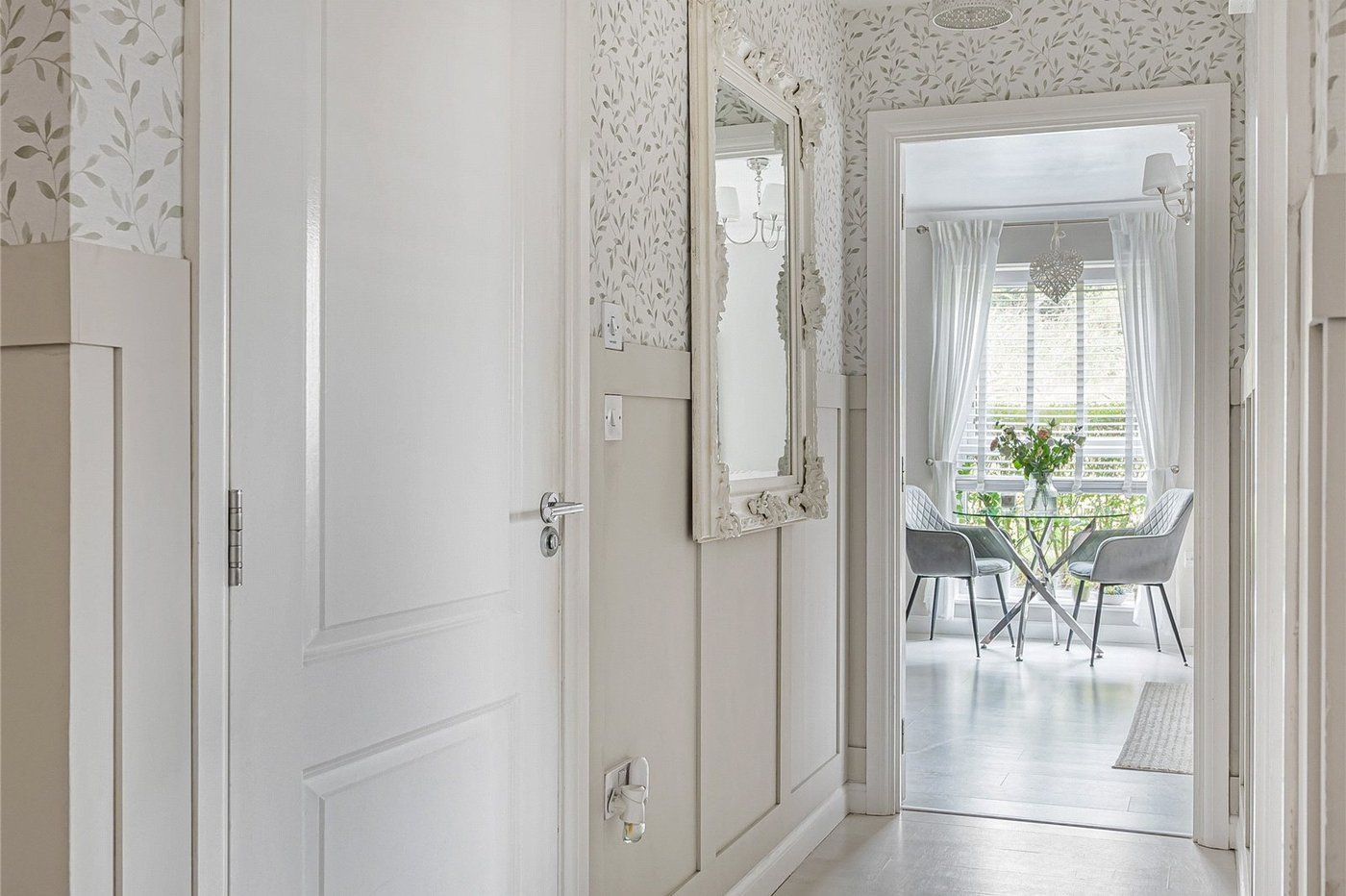 2 bedroom property for sale in Greenhithe | Robinson Jackson